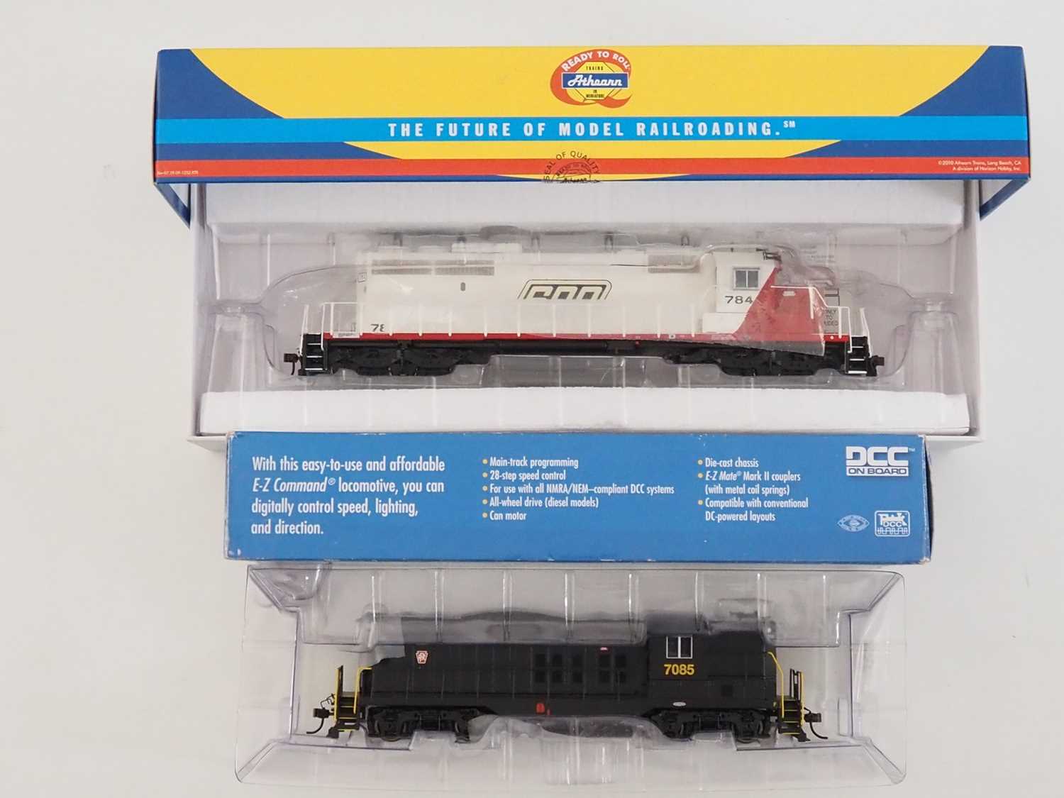 A pair of HO gauge American outline diesel locomotives by ATHEARN/BACHMANN in Pennsylvania and SOO