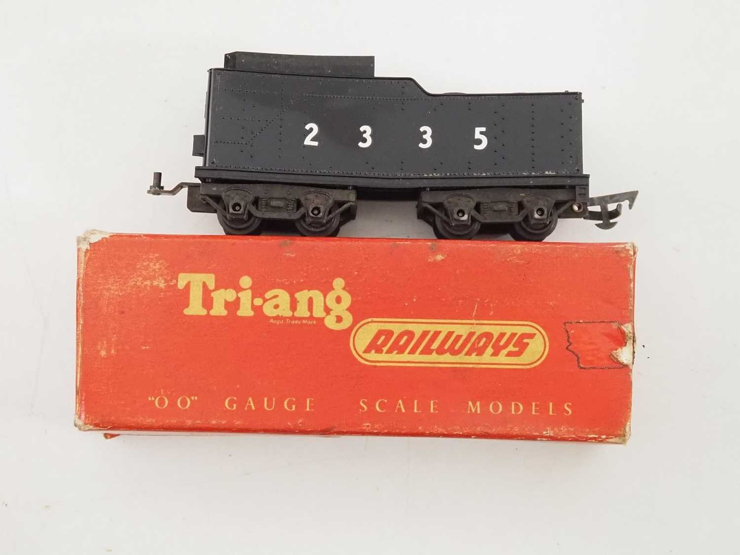 A pair of TRI-ANG OO gauge steam locomotives comprising a Continental Prairie tank and a Hiawatha - Image 4 of 6