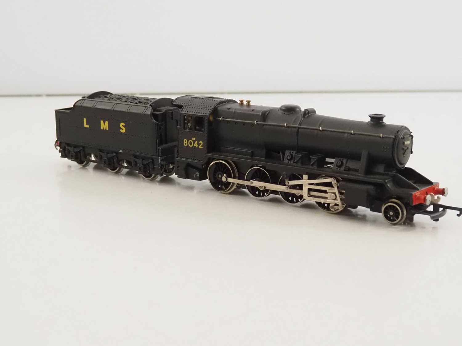 A WRENN OO gauge W2225 Class 8F steam locomotive in LMS black livery numbered 8042 - G/VG in G box - Image 3 of 5