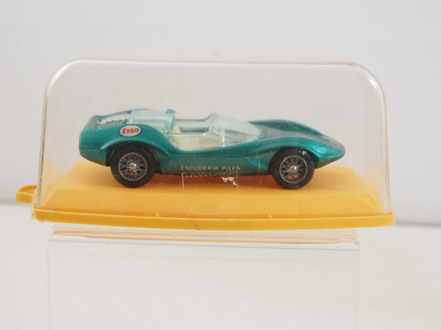 A group of 1:43 scale diecast cars comprising a DINKY 188 Jensen FF, an Auto Pilen (Spain) M505 - Image 6 of 10