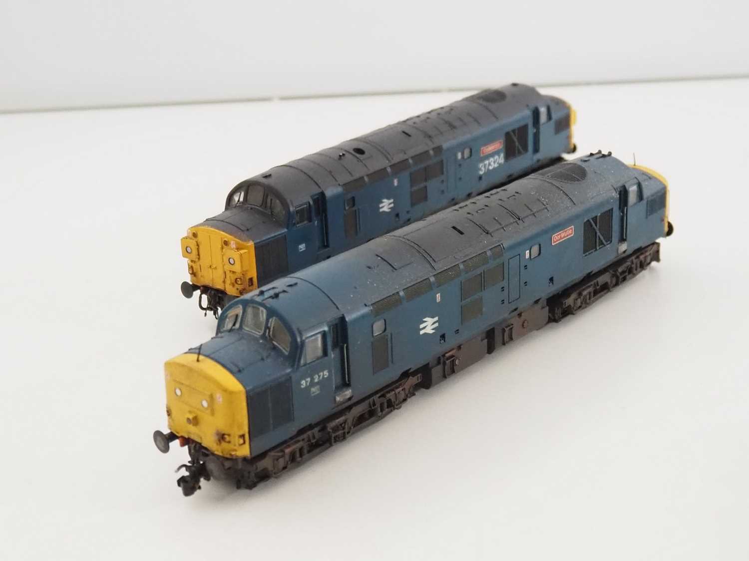 A pair of BACHMANN OO gauge class 37 diesel locomotives in BR blue livery both resprayed and - Image 4 of 5