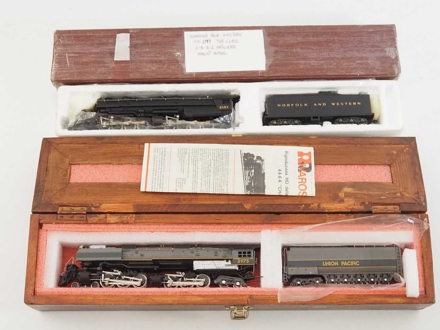 A pair of RIVAROSSI HO gauge American outline articulated steam locomotives comprising a Y6b in