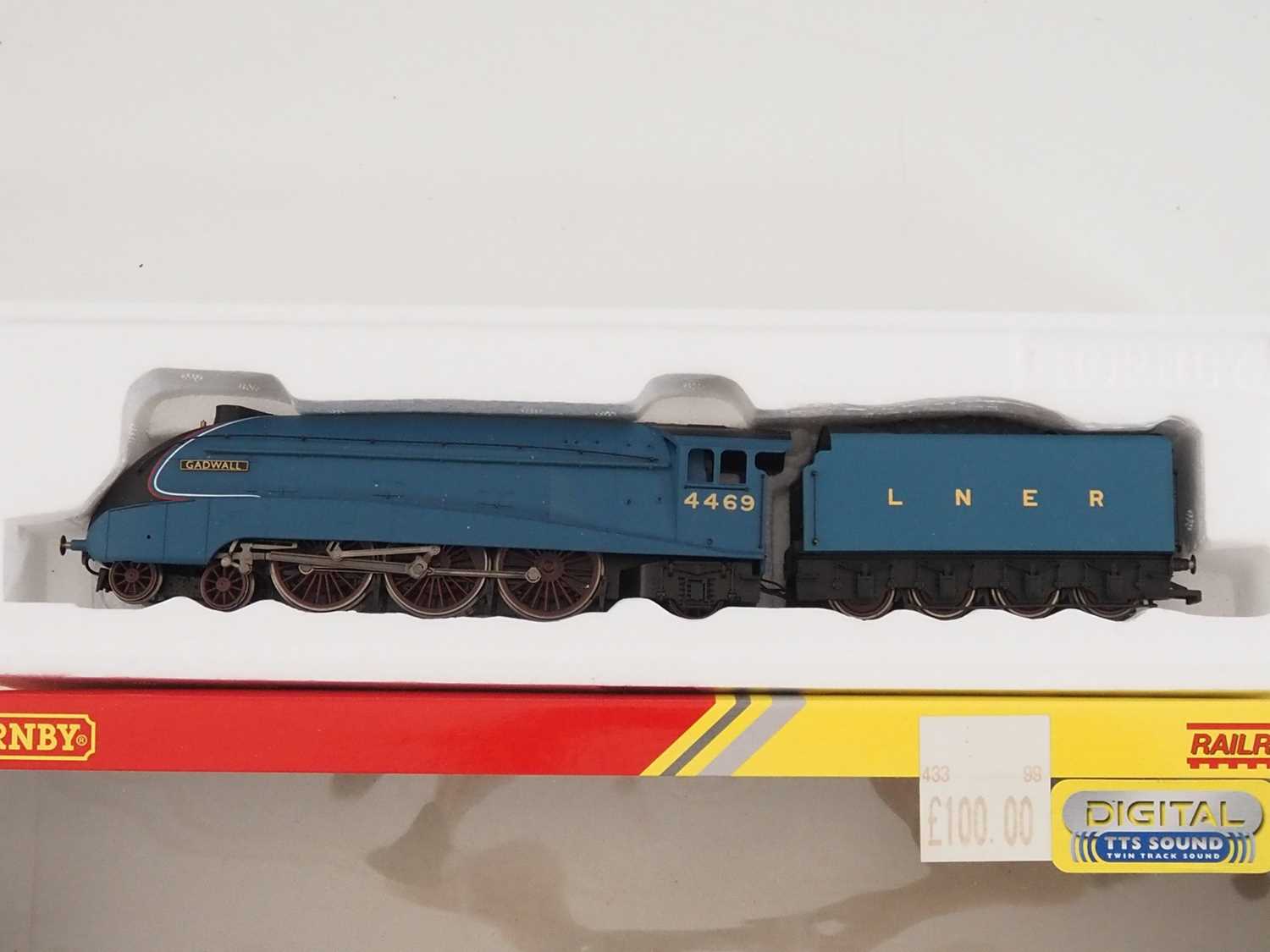 A pair of HORNBY OO gauge LNER steam locomotives comprising class A4 'Gadwall' in blue (DCC sound - Image 3 of 4