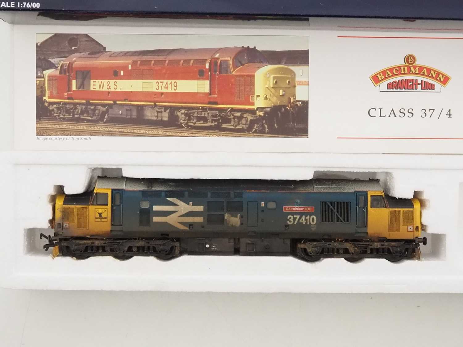 A pair of BACHMANN OO gauge class 37 diesel locomotives in BR large logo blue livery comprising ' - Image 2 of 4