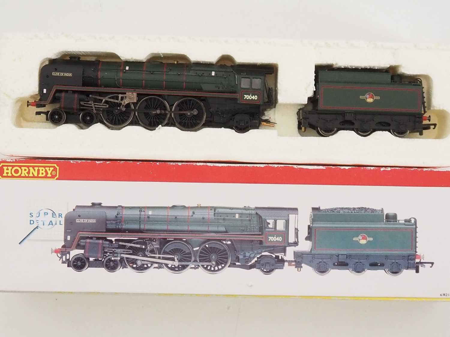 A pair of HORNBY OO gauge steam locomotives comprising a 28xx class in GWR green and a Britannia - Image 2 of 4