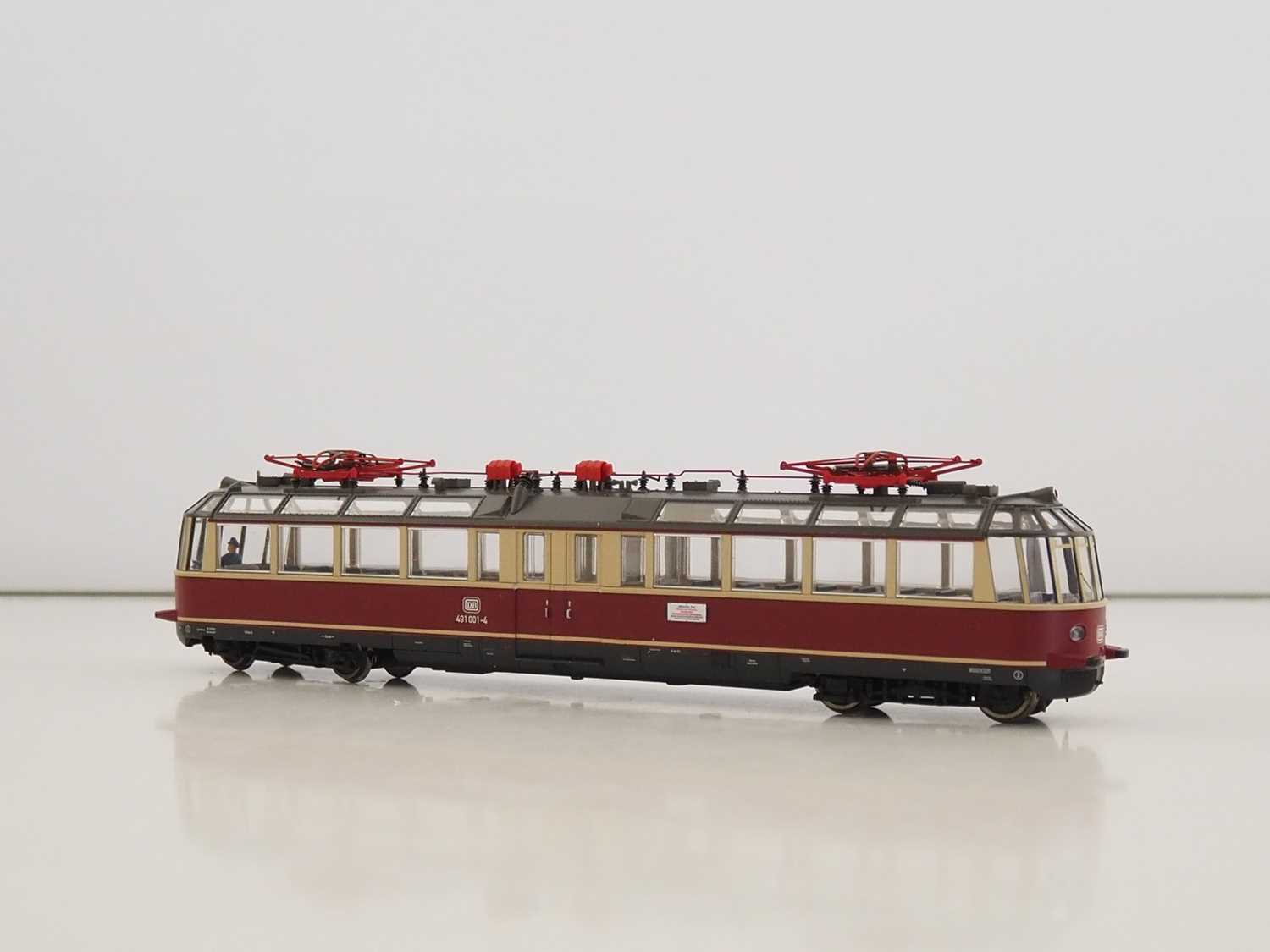 A ROCO HO gauge German outline 73197 BR491 electric railcar in DB red/cream livery - VG/E in VG box - Image 2 of 4