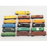 A group of HO gauge American outline box cars by various manufacturers - G/VG unboxed (16)