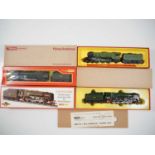 A group of three TRIANG/HORNBY OO gauge steam locomotives comprising R855 'Flying Scotsman', R861 '