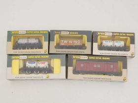 A group of WRENN OO gauge rarer issue wagons - VG in G/VG boxes (5)