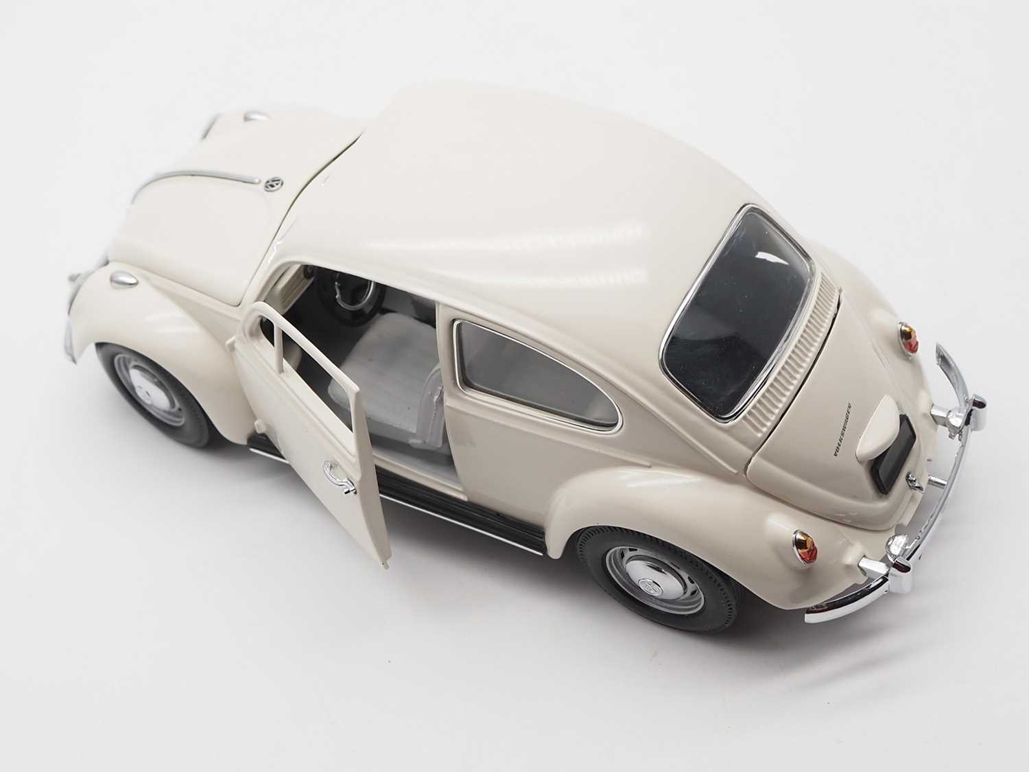A group of FRANKLIN MINT and DANBURY MINT 1:24 scale diecast vehicles comprising: Volkswagen Beetle, - Image 13 of 13