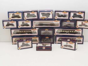 A group of BACHMANN OO gauge rolling stock to include a rake of Collett coaches - mostly GWR