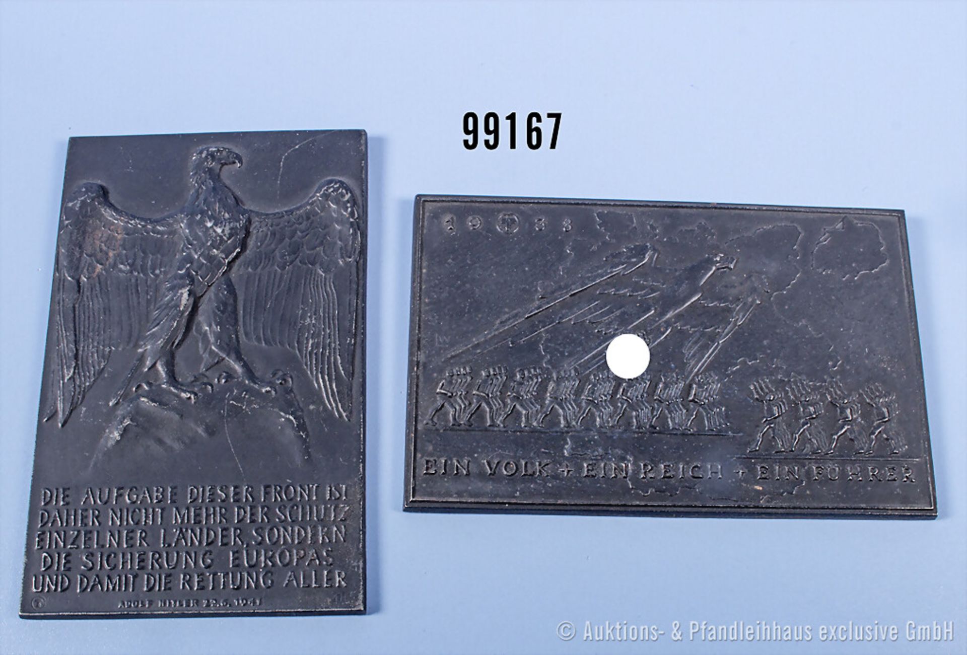 Konv. 2 geschwärzte Eisenplaketten 3. Reich, jeweils mit Reichsadler und Spruch "Ein ...