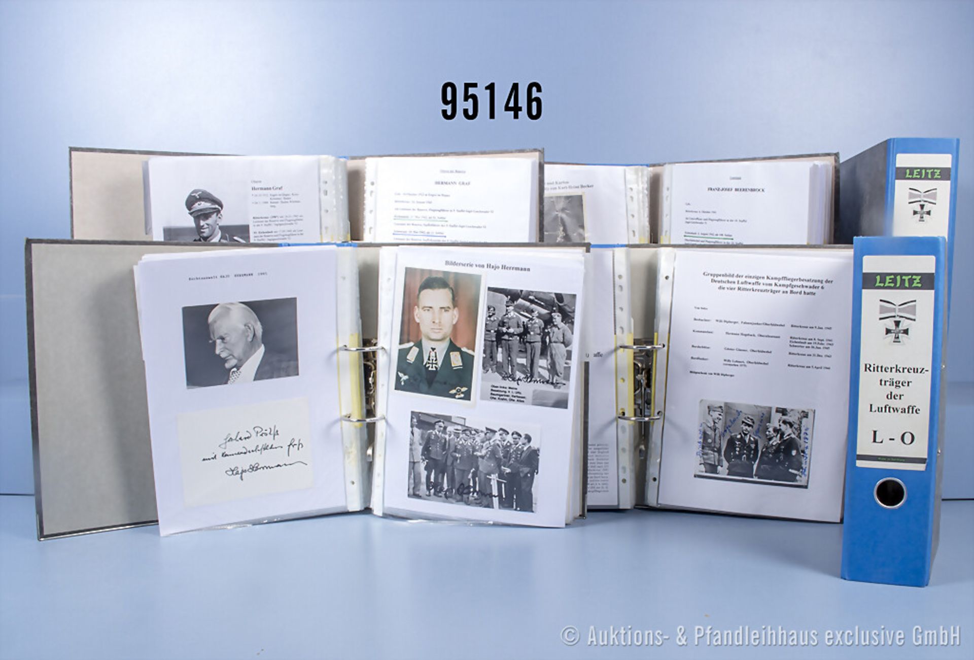 Konv. 6 Leitz Ordner mit ca. 350 Autogrammen von Ritterkreuzträgern der Luftwaffe, alle ...