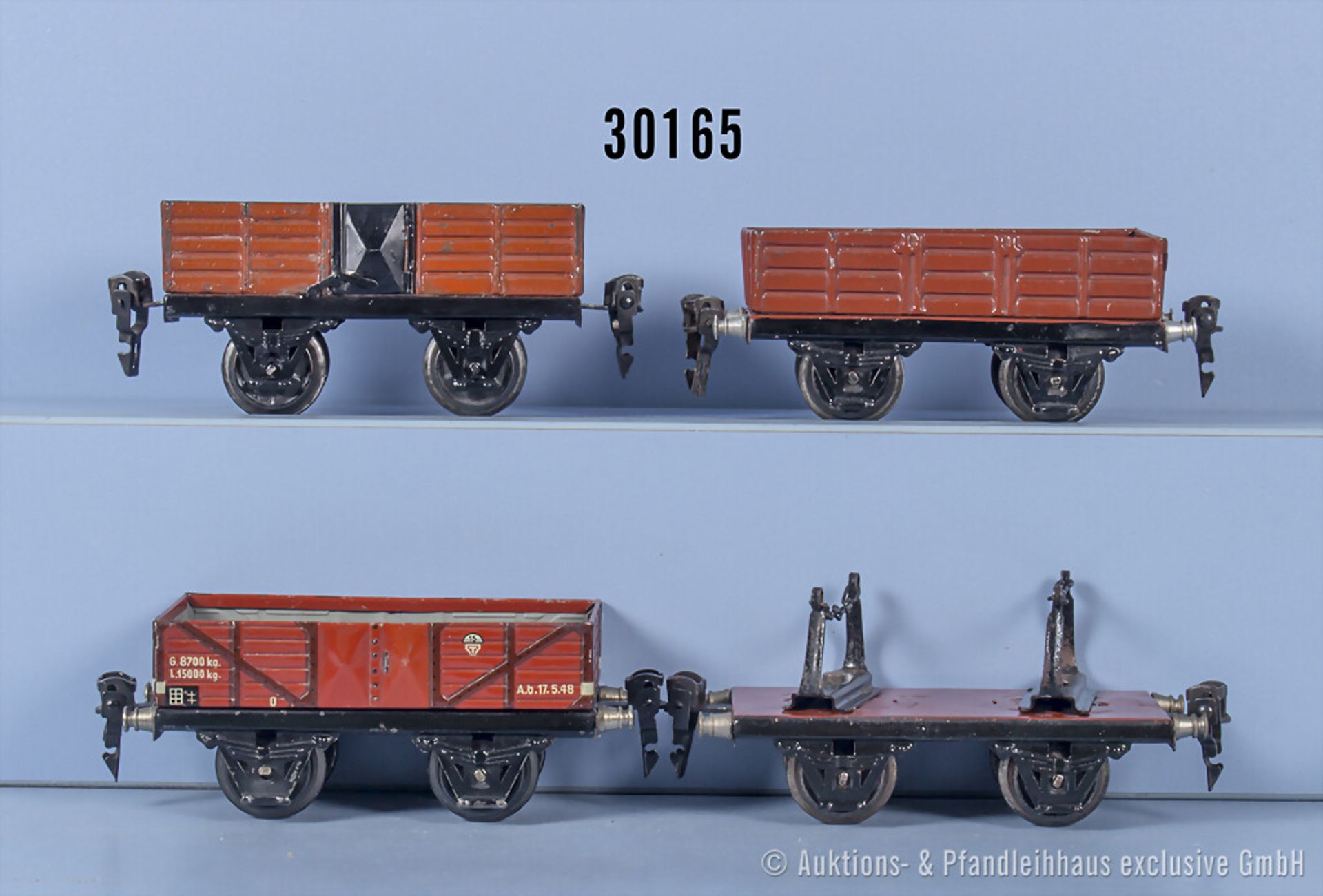 4 Märklin Spur 0 Güterwagen, Z 2-3, teilw. mit Lackfehlern, eine Bordwand ...