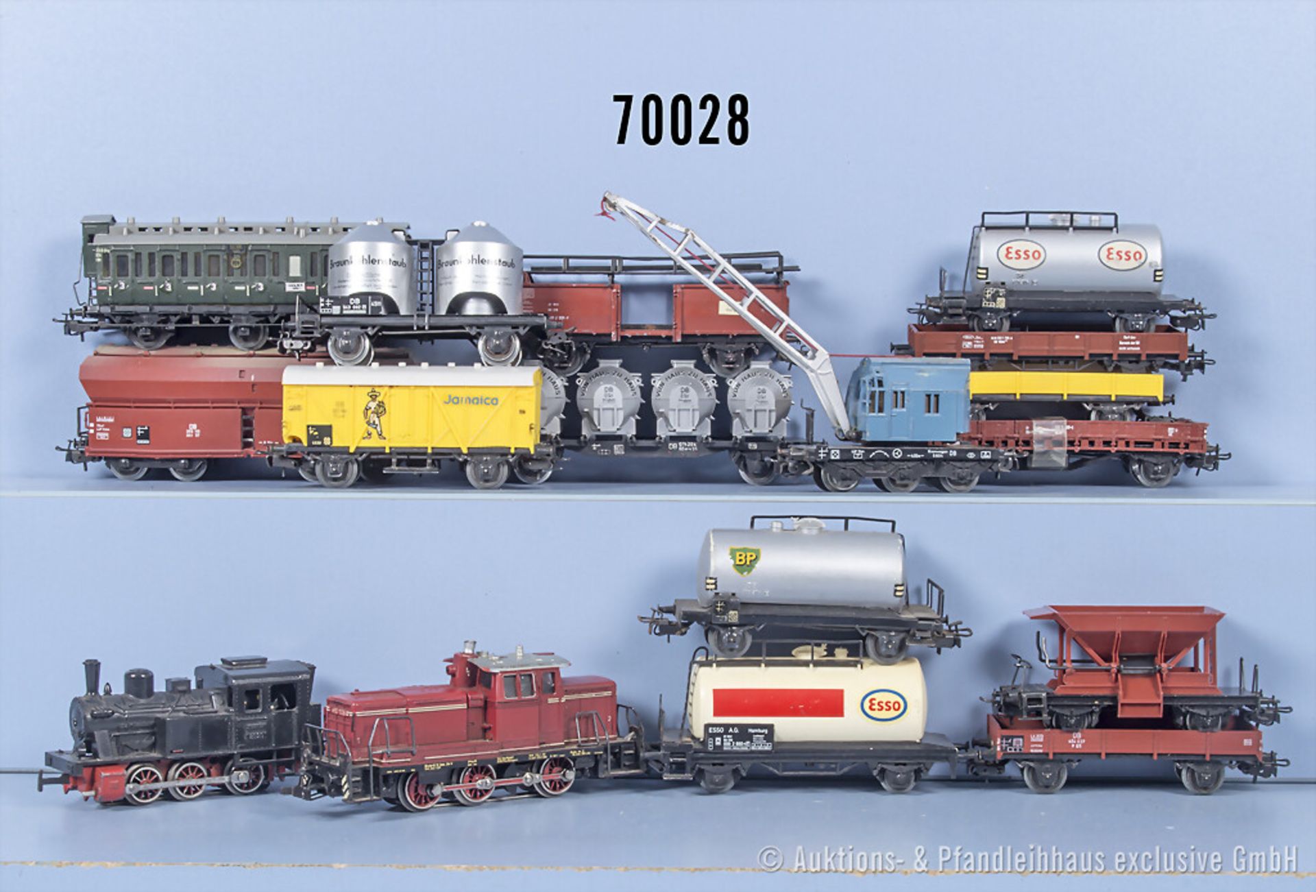 Märklin H0 Zug, dabei 3029 Tenderlok, Diesellok der DB, BN V60 1009 und 15 Wagen, Z ...