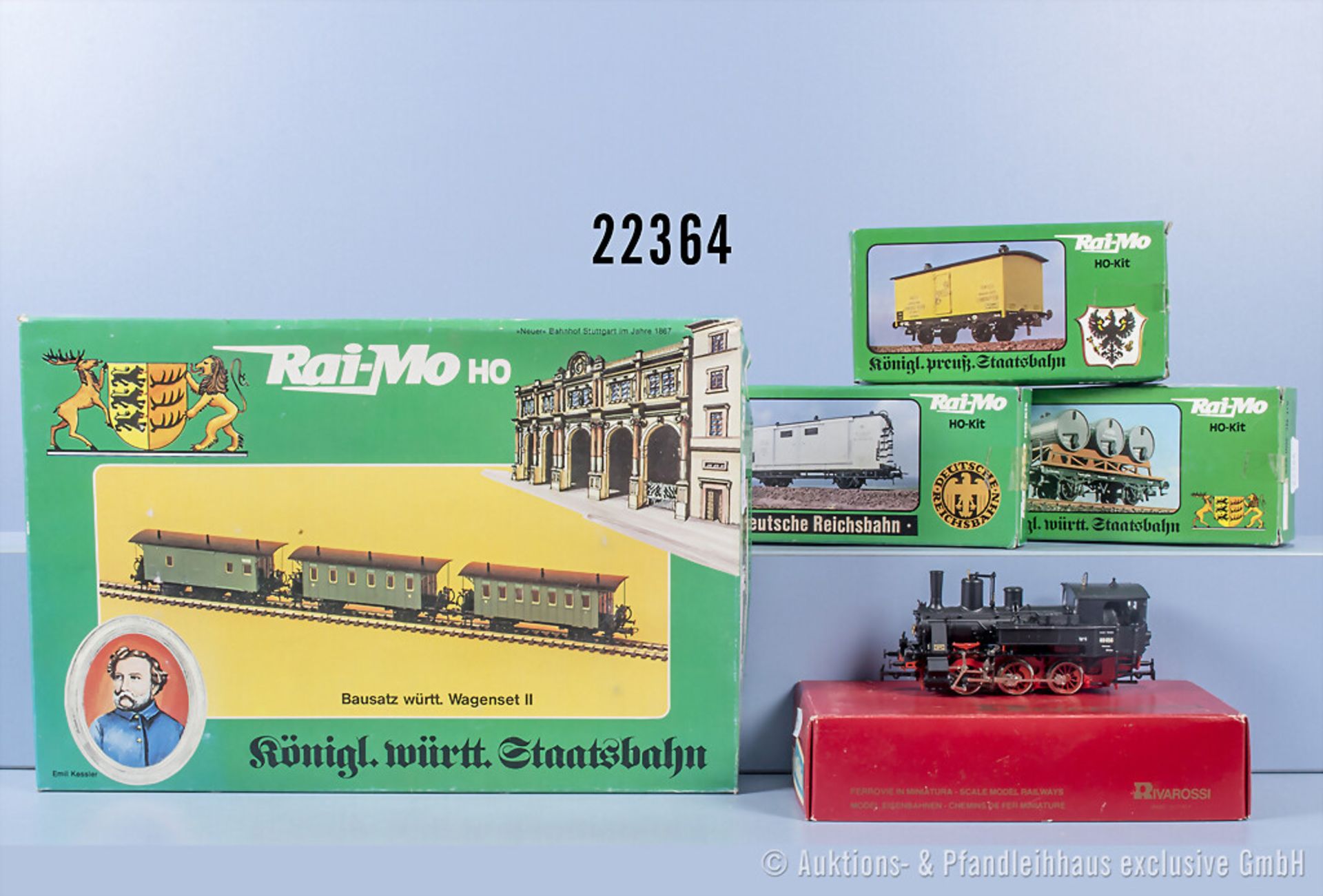 H0 Zug, dabei Rivarossi 1357 Tenderlok der DR, BN 89 656, 3-Leiter-Wechselstrom und 6 ...