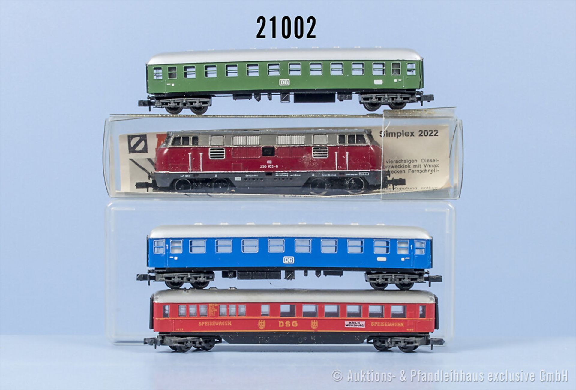 Arnold Spur N D-Zug, dabei Diesellok der DB, BN 220 103-6 und 3 Wagen, Z 2-3, teilweise ...