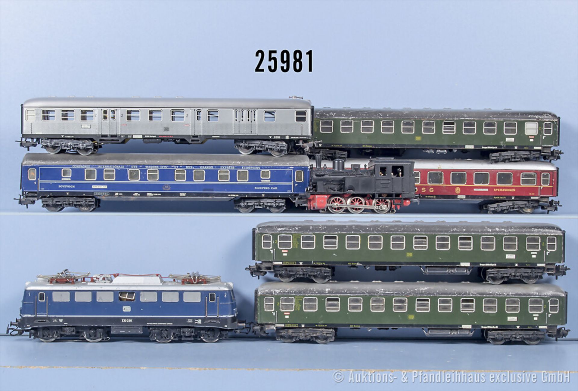 Märklin H0 D-Zug, dabei 3029 Tenderlok, E-Lok der DB, BN E10 238 und 6 Wagen, Z 3, mit ...