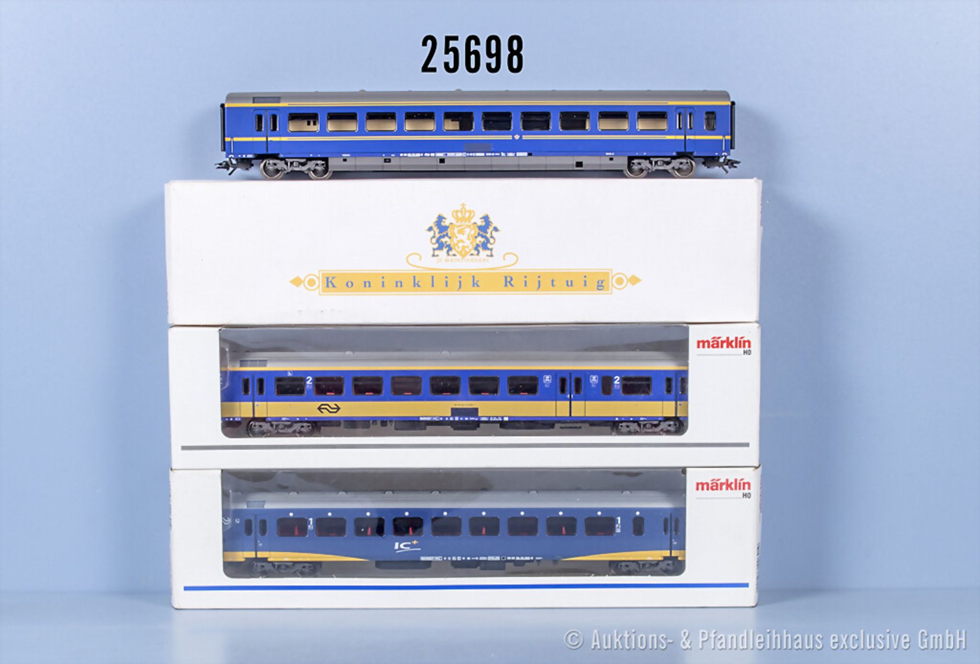 3 Märklin H0 D-Zug Wagen, dabei 4362, 42641 und 42651, Z 1, in ...