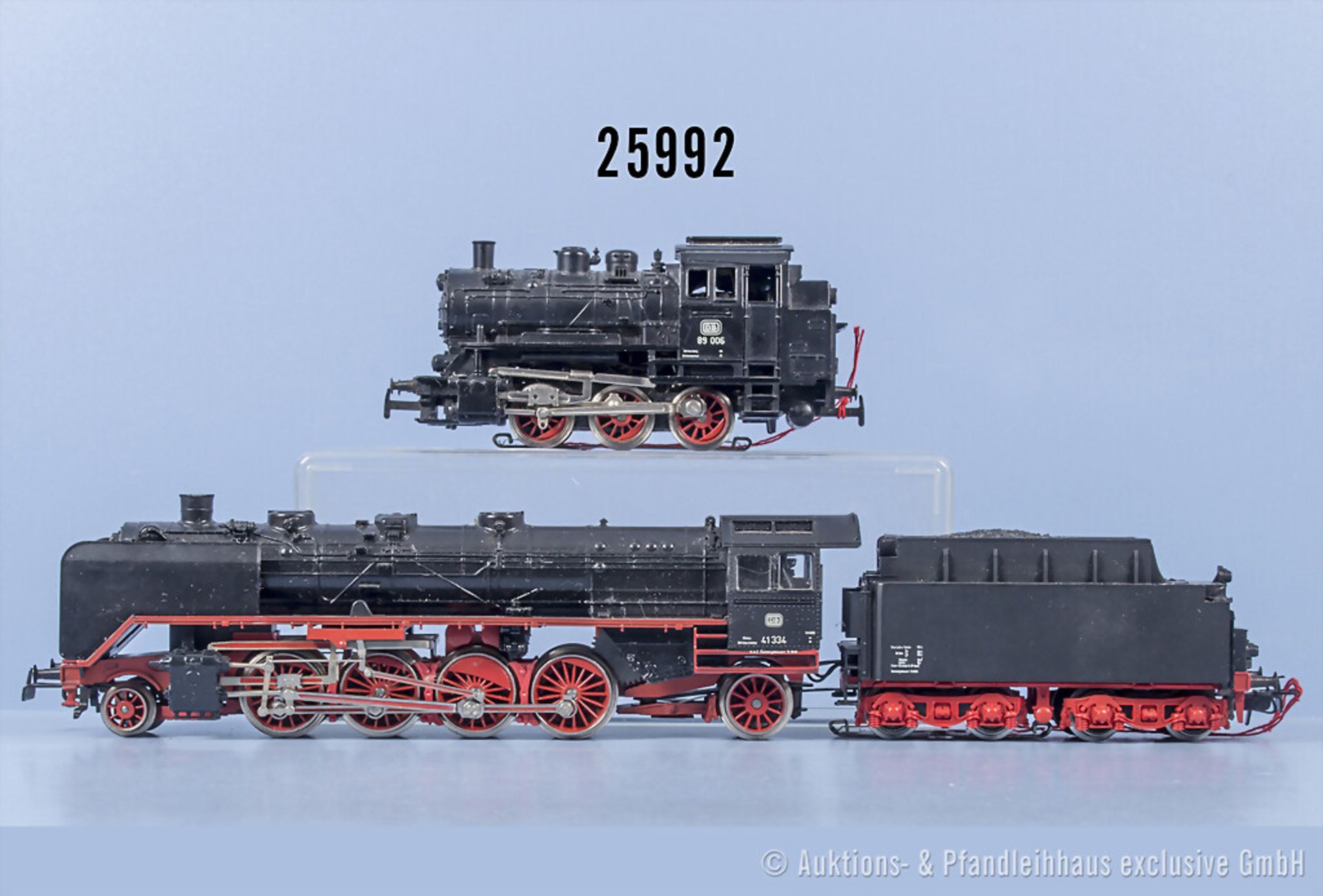 2 Märklin H0 Loks, dabei Schlepptenderlok der DB, BN 41 334 und Tenderlok der DB, BN 89 ...