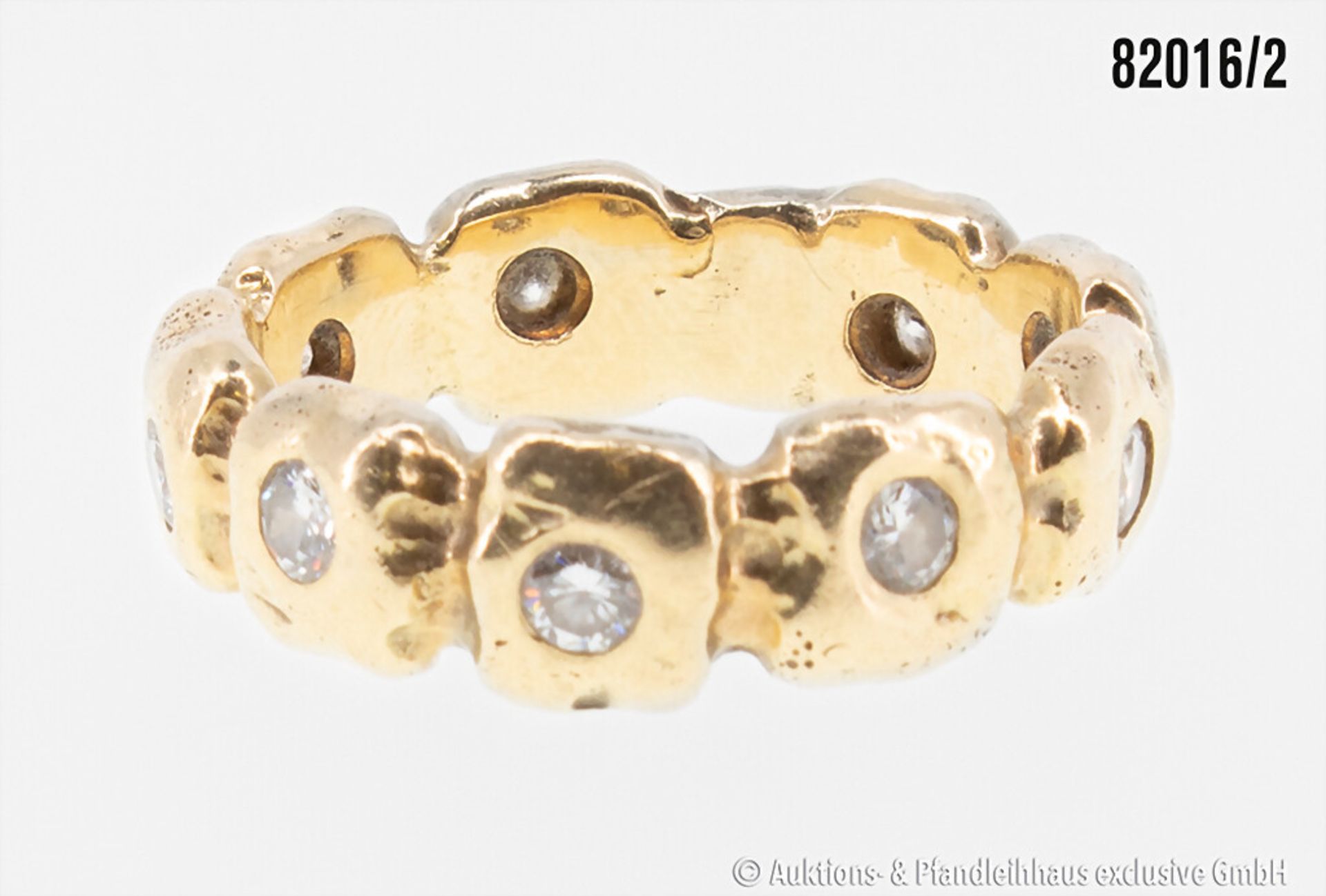 Ring, 585er Gelbgold, mit 9 Brillanten, zus. ca. 1,00 ct., vs, weiß, 10,3 g, Ringgröße ... - Image 2 of 2