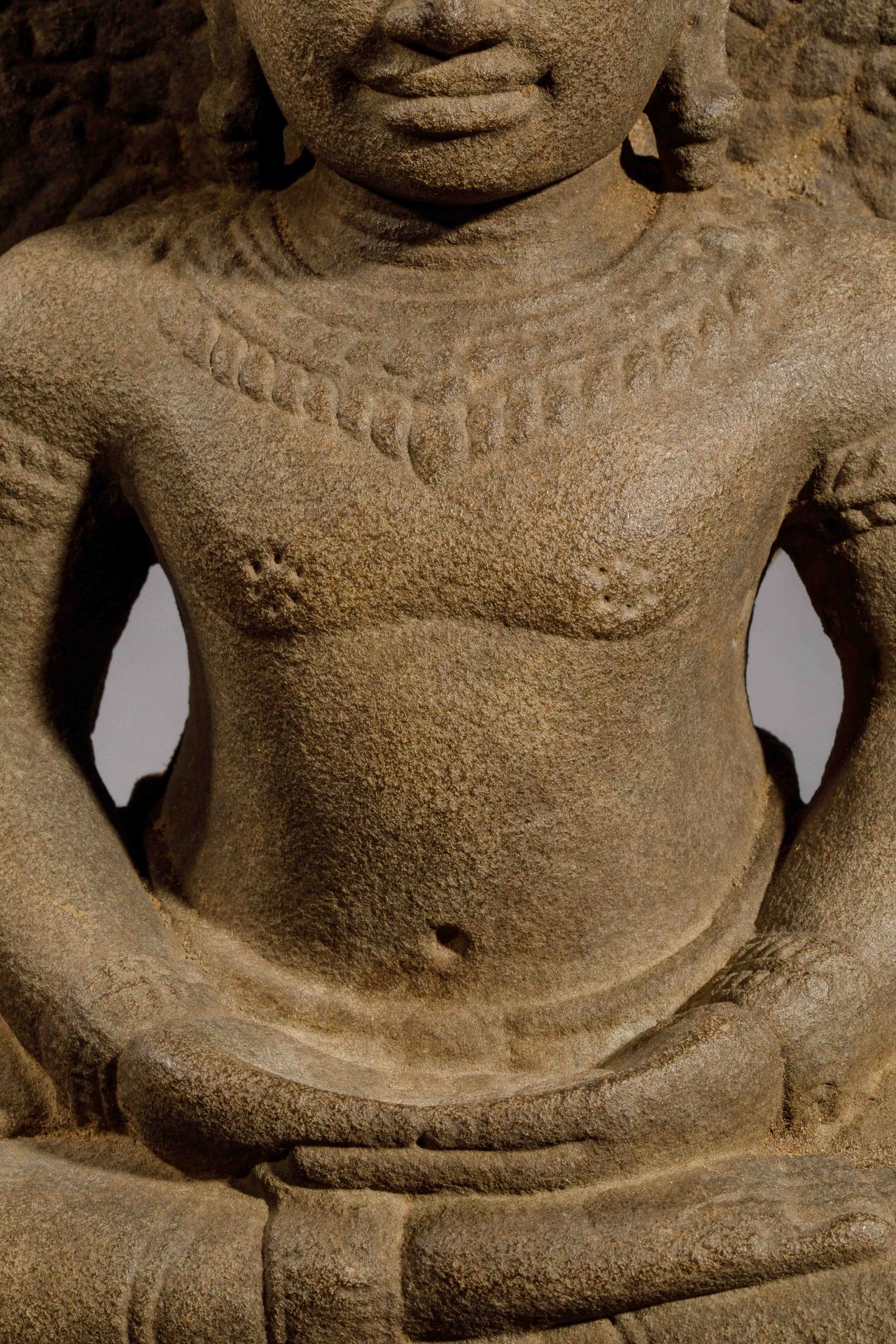 Buddha Mucilinda assis en méditation sur le corps du Naga déployant son chaperon septacephale pour - Bild 6 aus 12