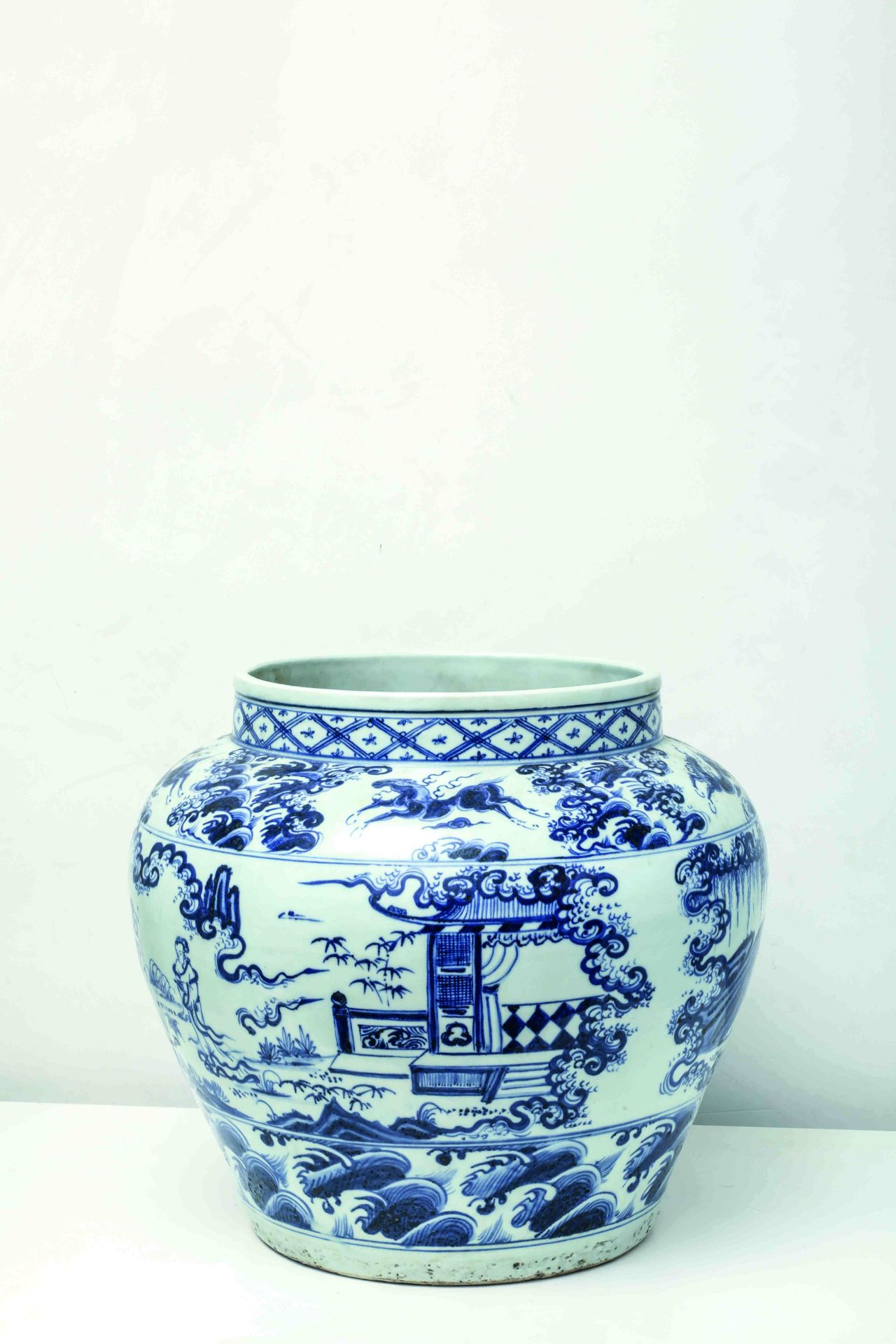 jarre Guan « Windswept » Corp robuste à large épaulement en porcelaine blanche, décorée en bleu - Bild 9 aus 11
