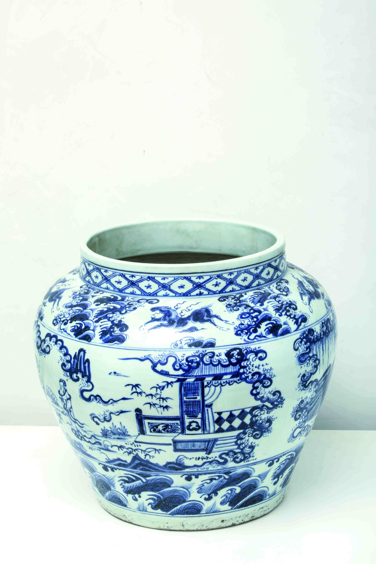 jarre Guan « Windswept » Corp robuste à large épaulement en porcelaine blanche, décorée en bleu - Bild 4 aus 11