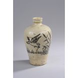 Vase meïping Cizhu décoré en ocre brun sur couverte blanc crémeux d'un échassier prenant son envol