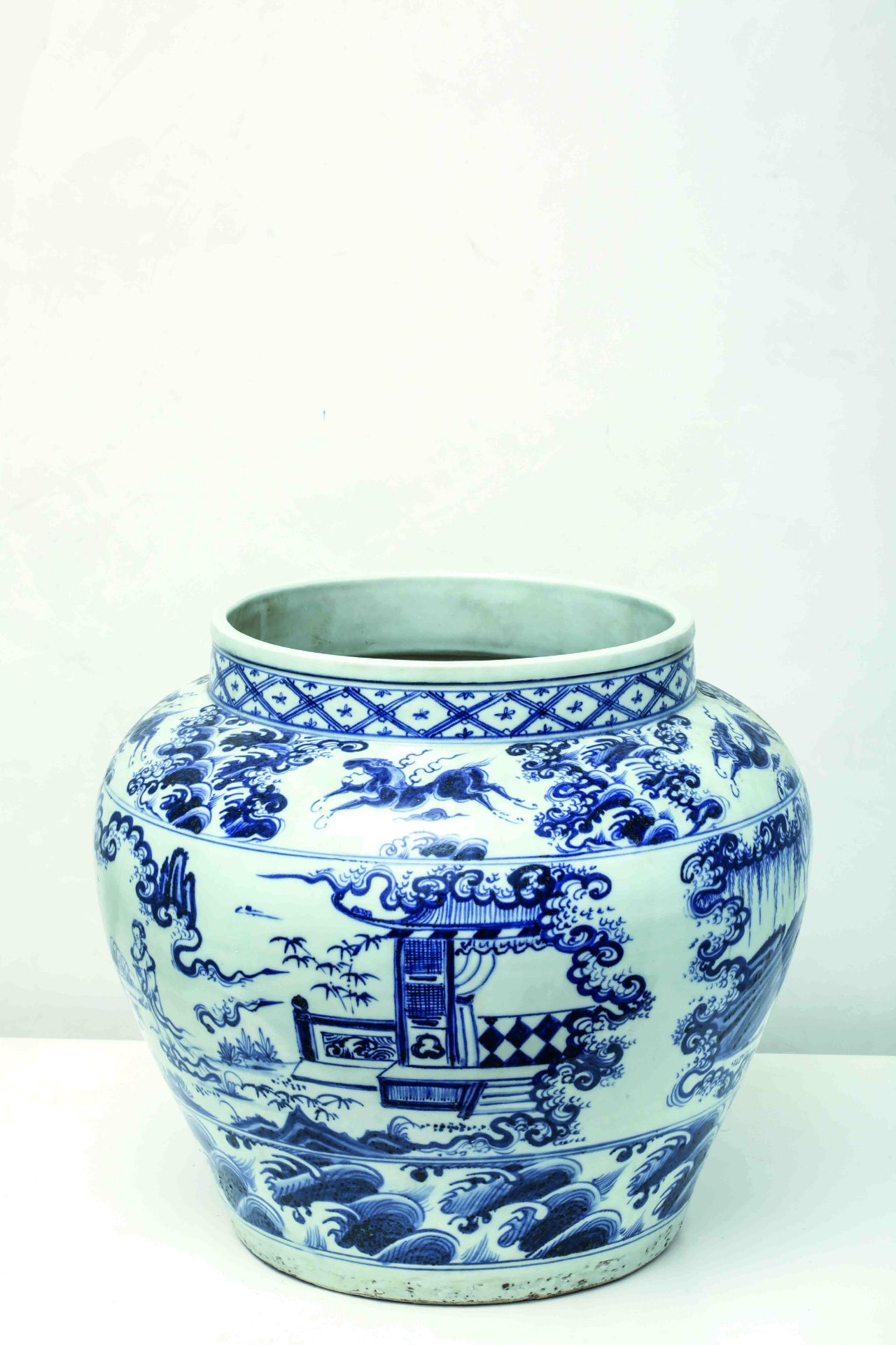 jarre Guan « Windswept » Corp robuste à large épaulement en porcelaine blanche, décorée en bleu - Bild 6 aus 11