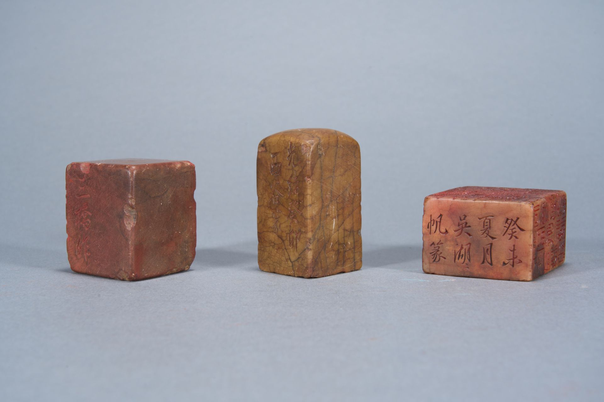 Ensemble de dix sceaux en pierre tendre « agalmatolite » Chine Dans leur coffret en bois d’origine - Image 2 of 4