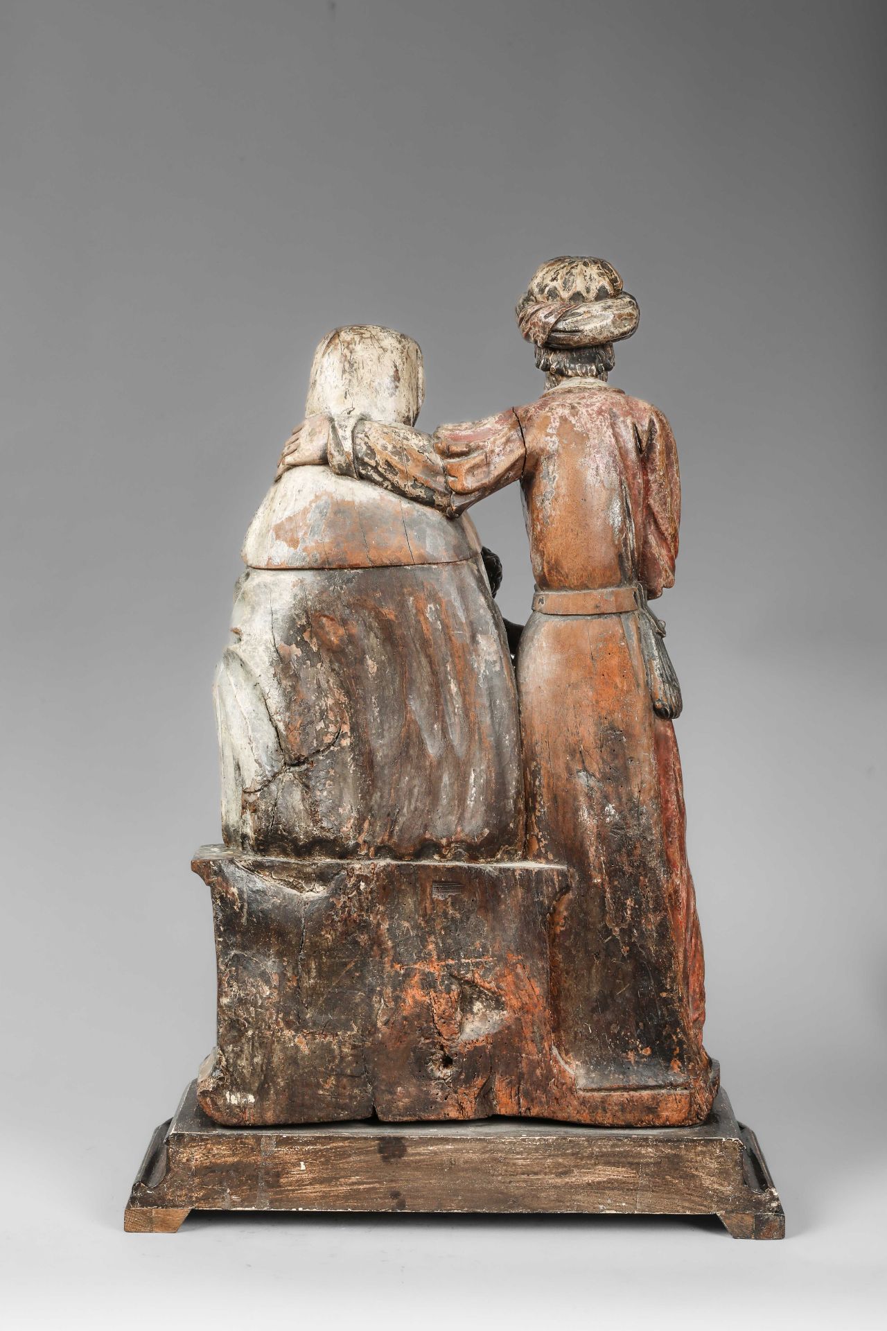 Sainte Famille : Joseph portant un turban et une longue robe debout à côté de Sainte Anne assise - Image 3 of 11