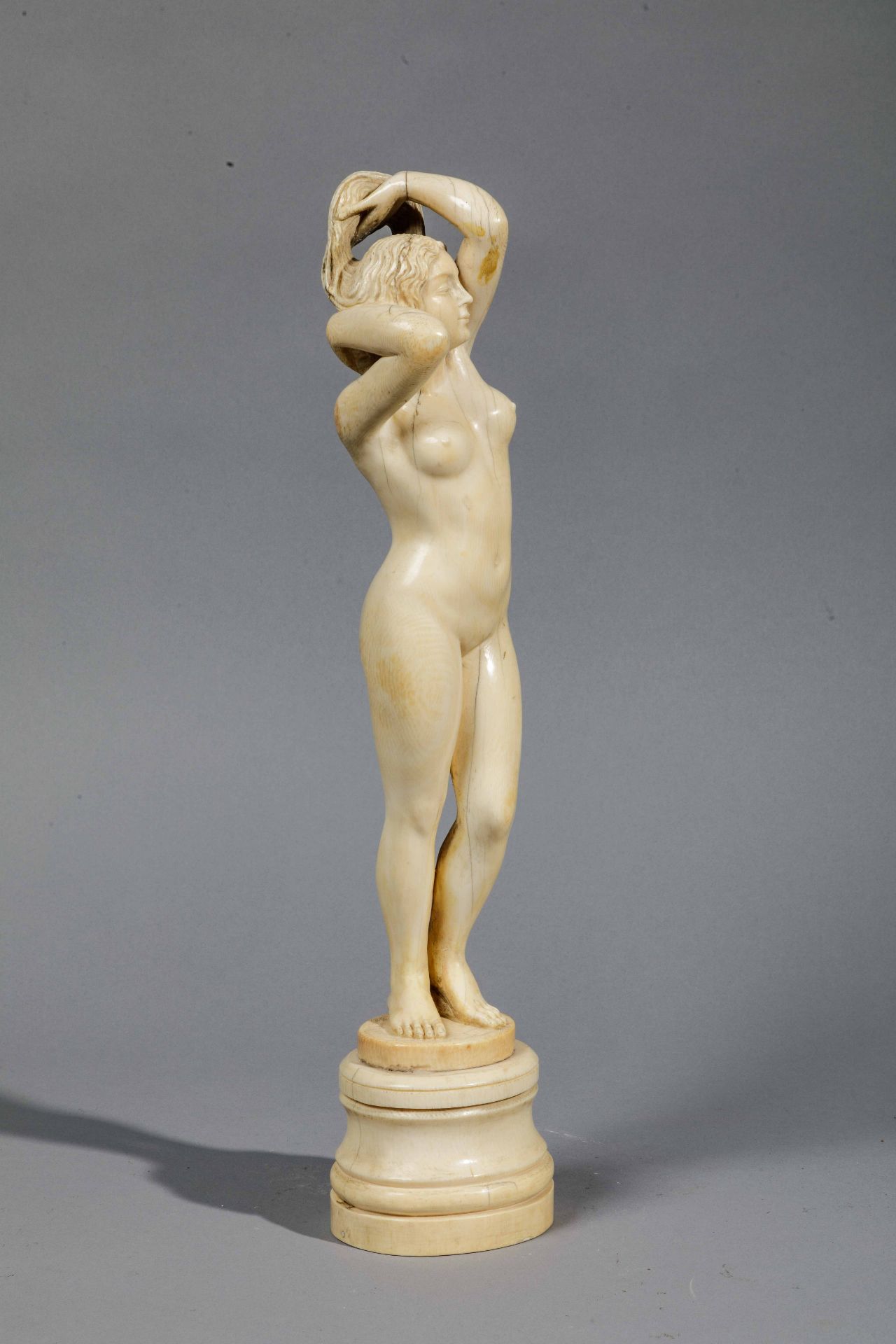 Nue féminin sur socle balustre Italie Vers 1700 H 43 cm x diam base 10 cmAmsterdam, Hermann Pledge - Bild 4 aus 5