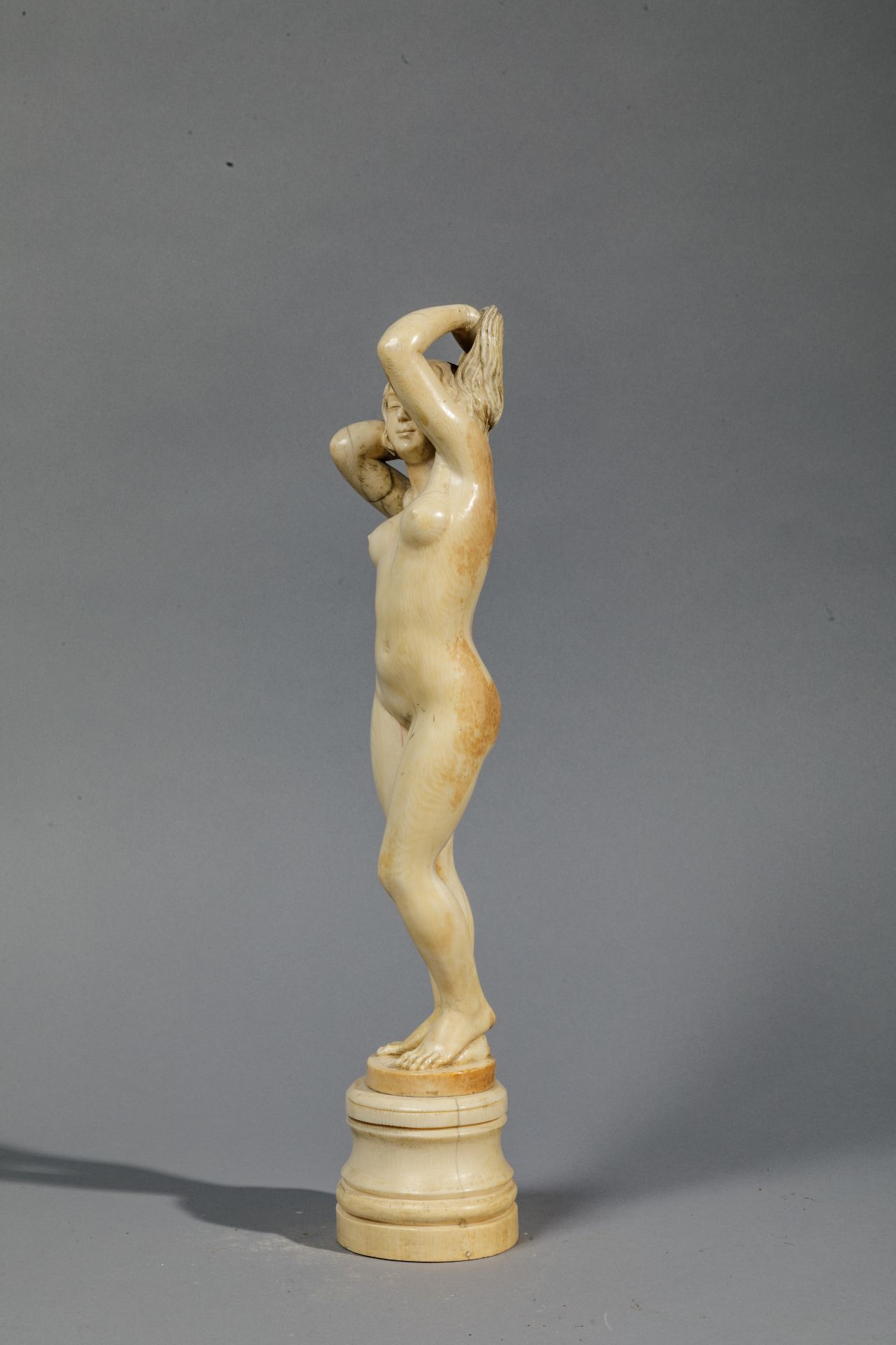 Nue féminin sur socle balustre Italie Vers 1700 H 43 cm x diam base 10 cmAmsterdam, Hermann Pledge - Bild 3 aus 5