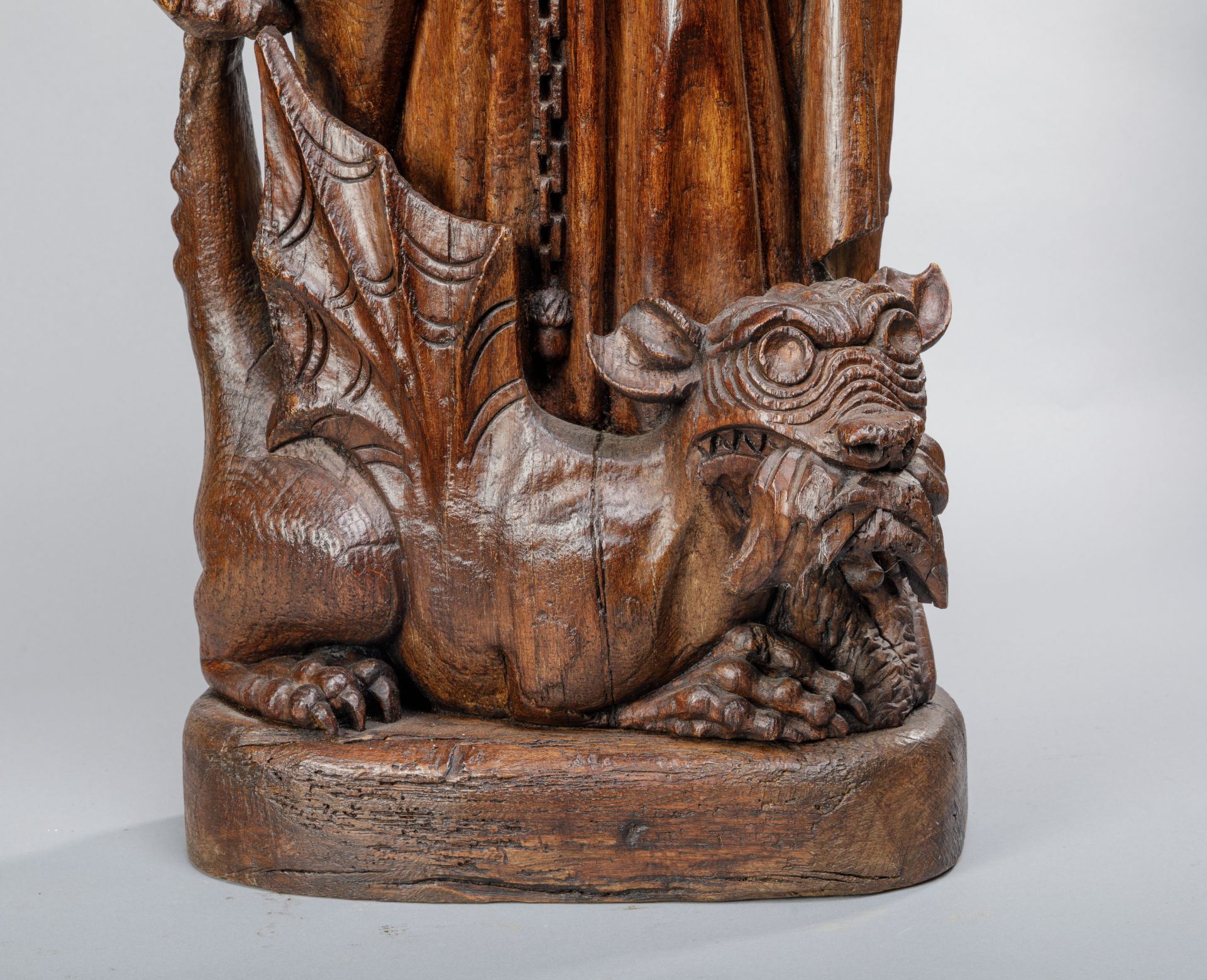 Sainte Marguerite d'Antioche représentée debout au-dessus d'un dragon , les mains jointes en - Image 12 of 15