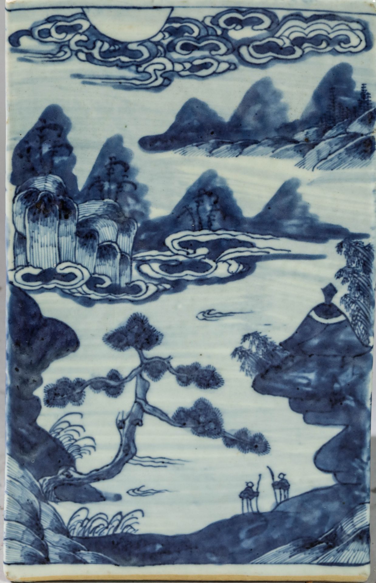 Suite de neuf pots à thé quadrangulaire en porcelaine blanche décoré en bleu sous couverte de - Image 4 of 47
