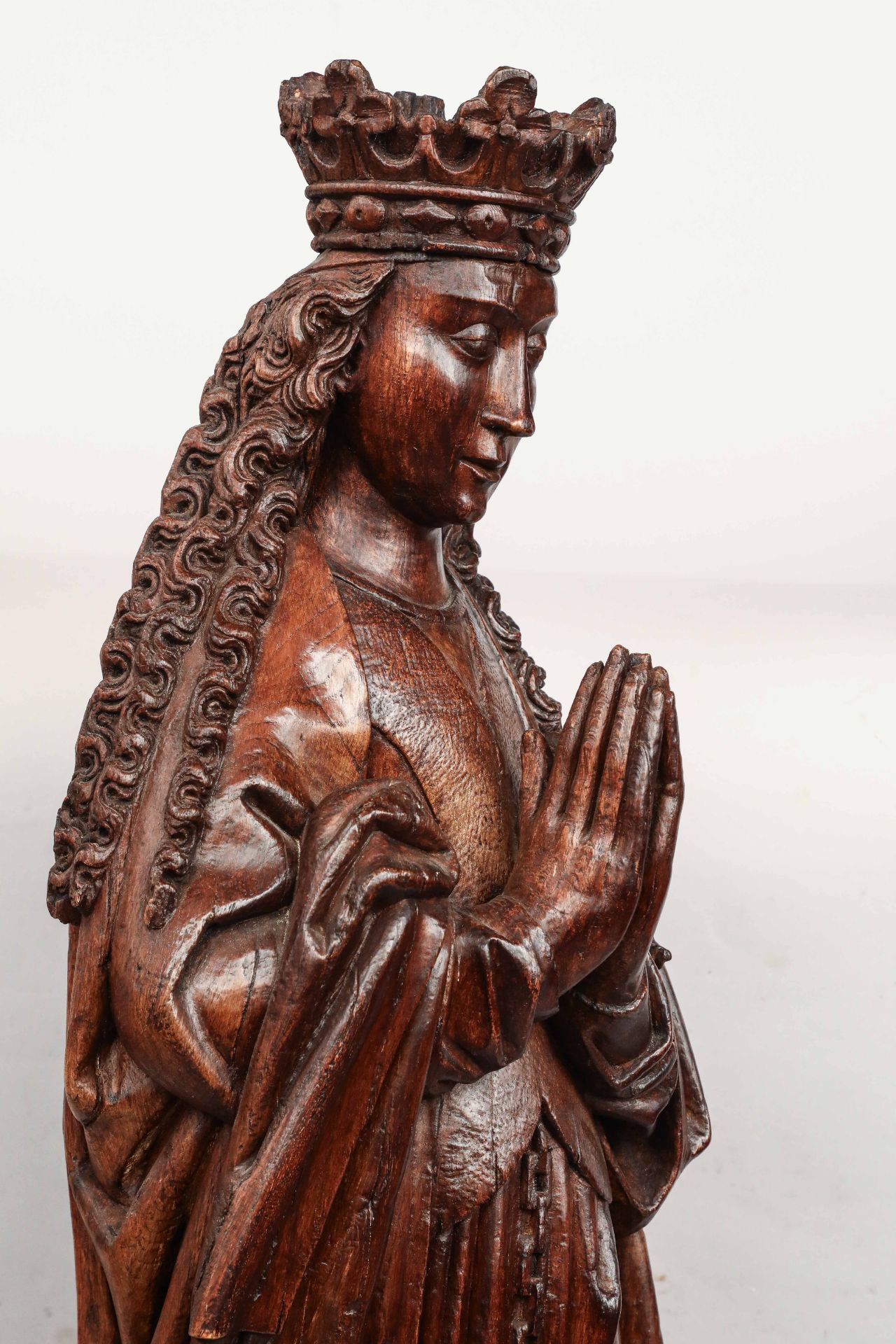Sainte Marguerite d'Antioche représentée debout au-dessus d'un dragon , les mains jointes en - Image 8 of 15