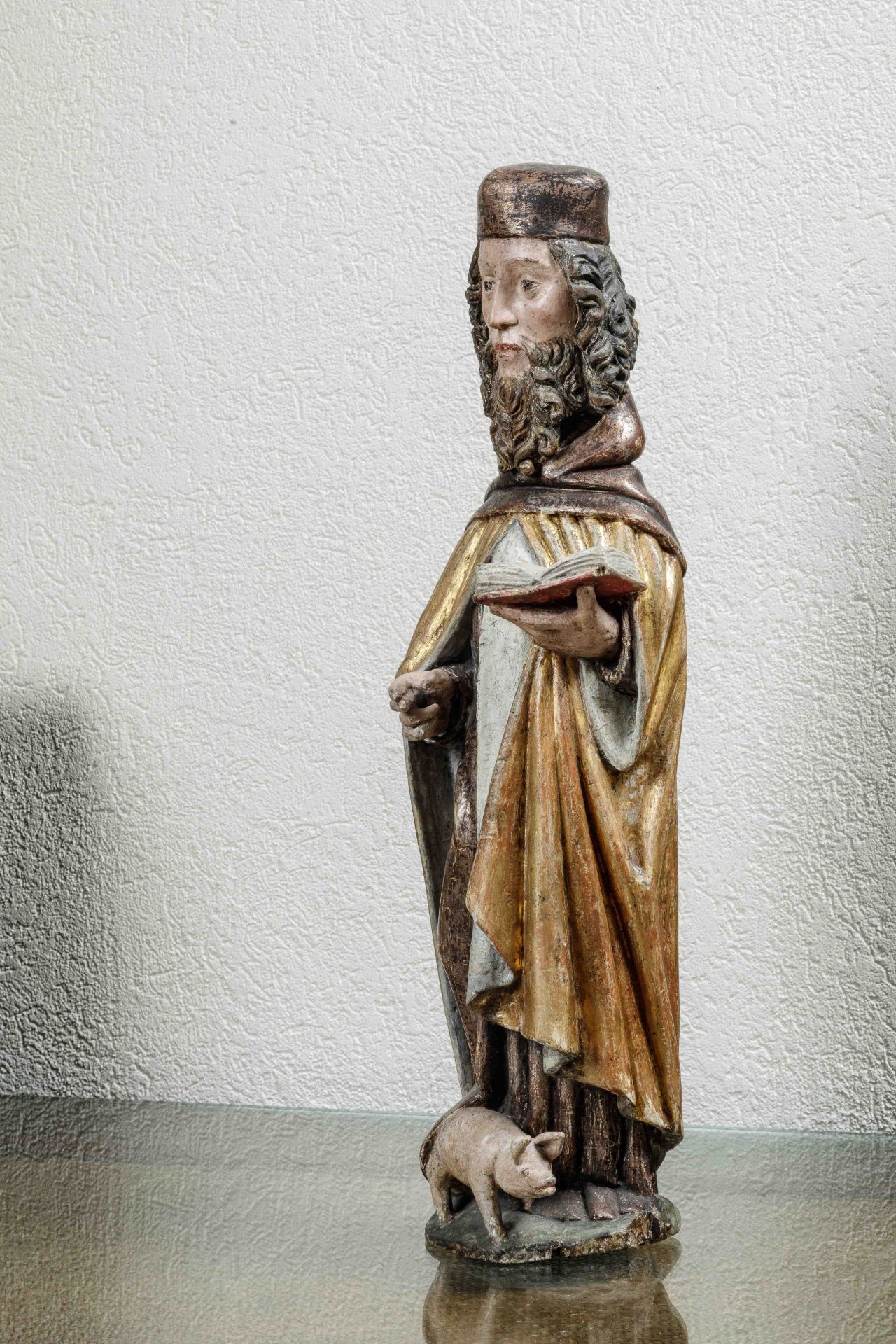 Saint Antoine barbu, aux longs cheveux bruns bouclés, portant un manteau doré sur une robe fluide - Bild 7 aus 9