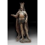 Saint ou roi couronné en armure Bois de tilleul polychrome Allemagne Vers 1500 Ht 160 x 60cm