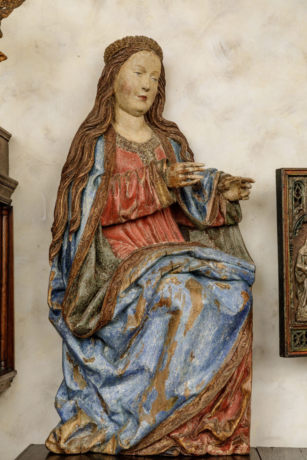 Sculpture de la Vierge, dans la tradition de la "Schöne Jungfrau" (Belle Vierge), souabe , faisant - Image 2 of 3