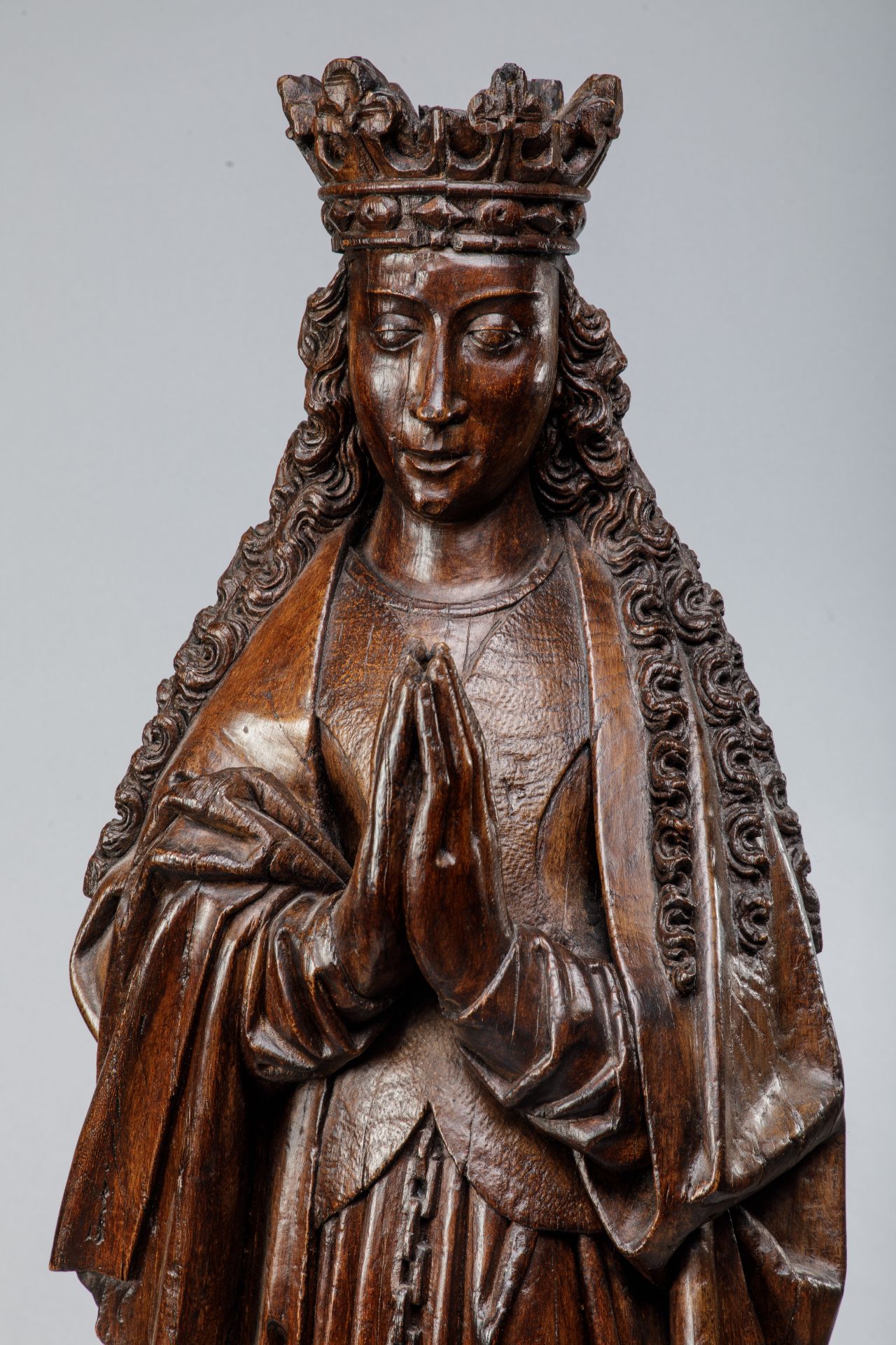 Sainte Marguerite d'Antioche représentée debout au-dessus d'un dragon , les mains jointes en - Image 10 of 15