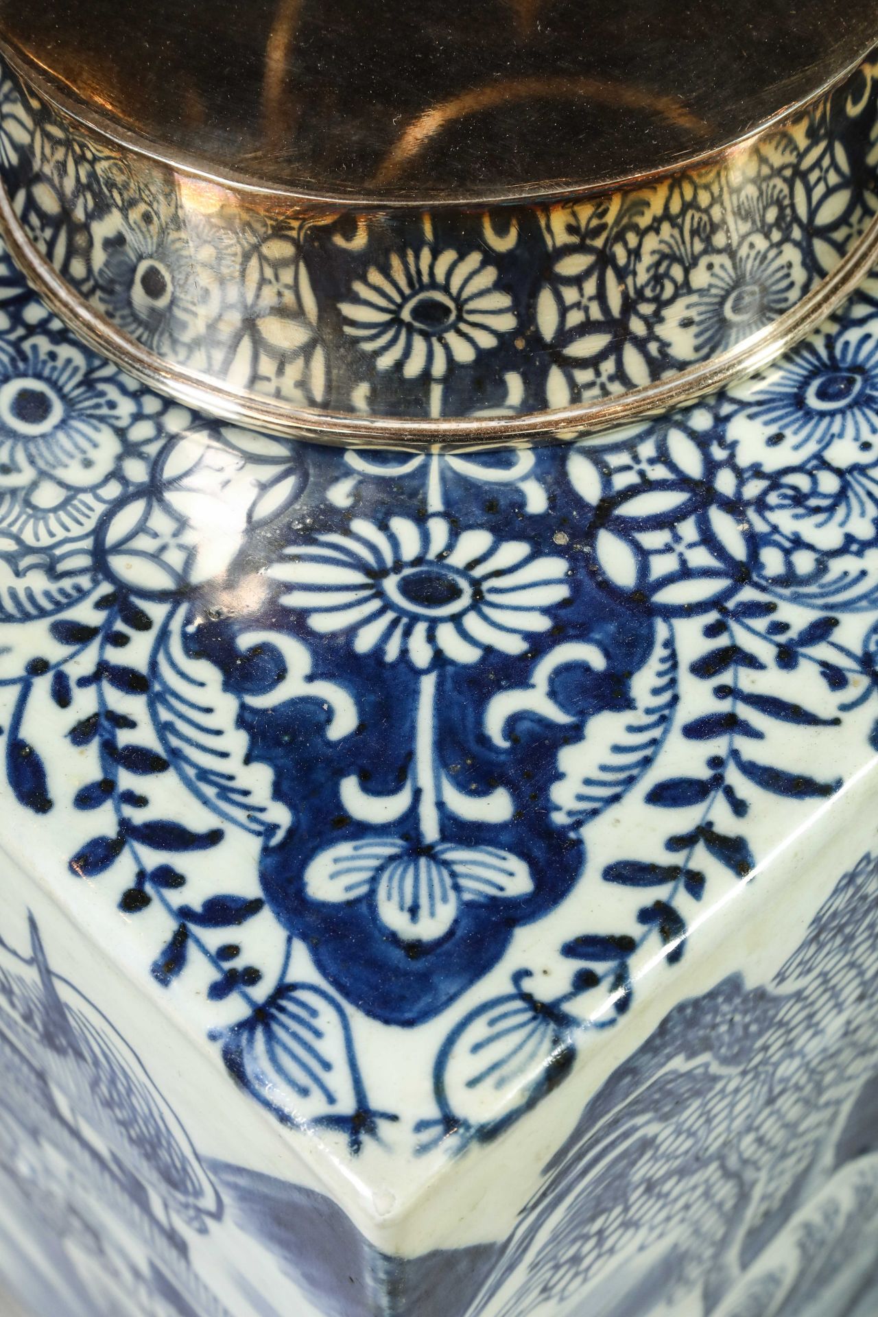 Suite de neuf pots à thé quadrangulaire en porcelaine blanche décoré en bleu sous couverte de - Image 22 of 47