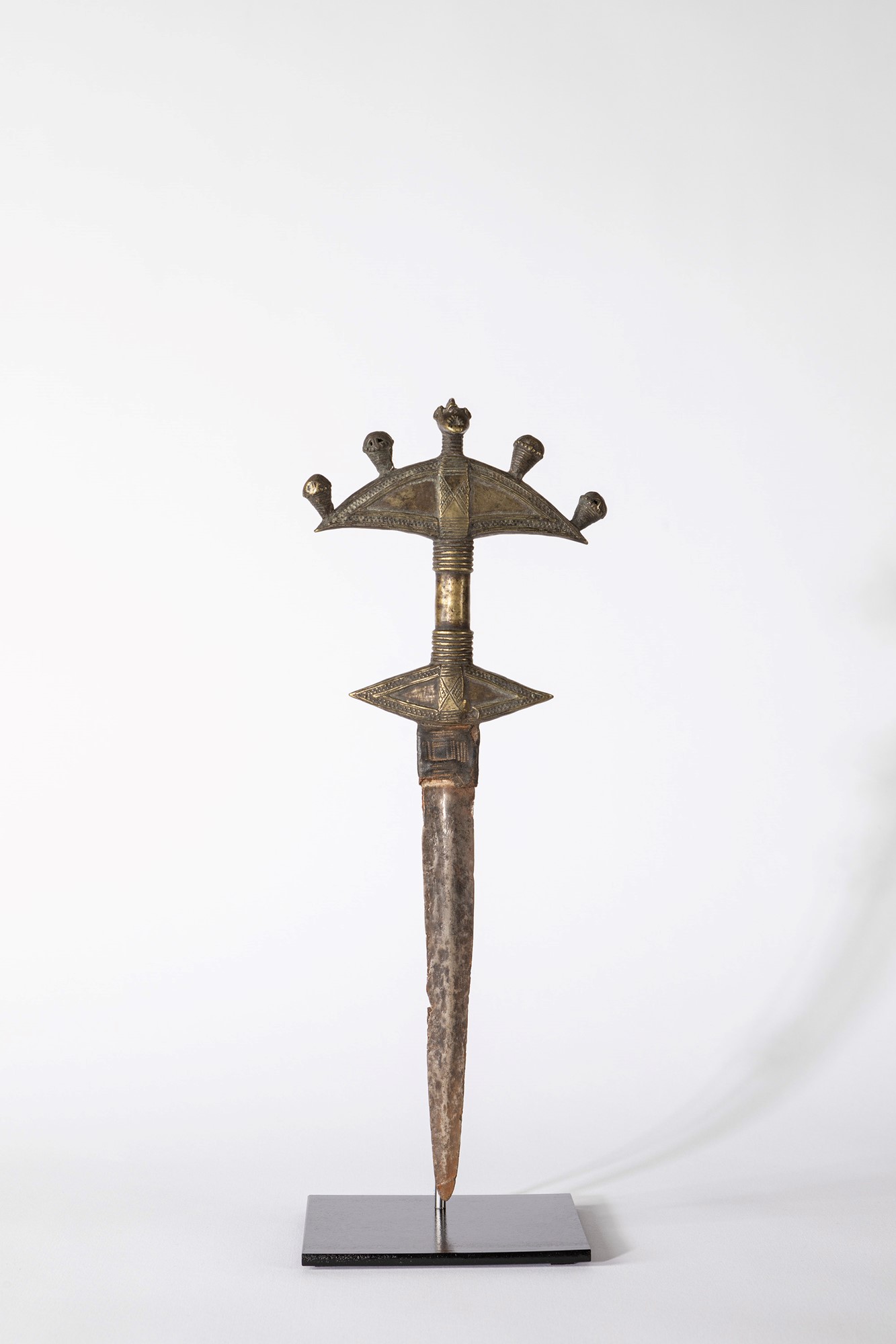 VERE, KAPSIKI, TIV Nigeria, regione del nord-est - Ornamental knife with sheath - Image 2 of 2