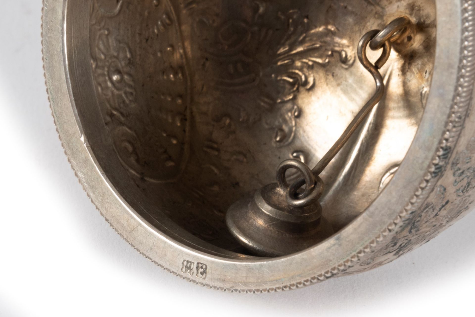 Lot consisting of six silver bells, 19th-20th centuries - Bild 3 aus 4