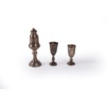 Lot consisting of two small silver chalices and a sugar sprinkler