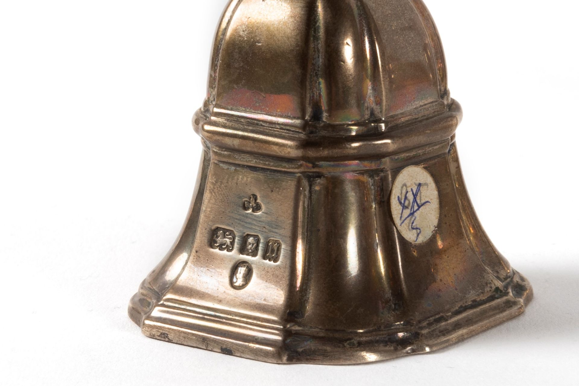 Lot consisting of five silver bells, England 19th-20th centuries - Image 2 of 2