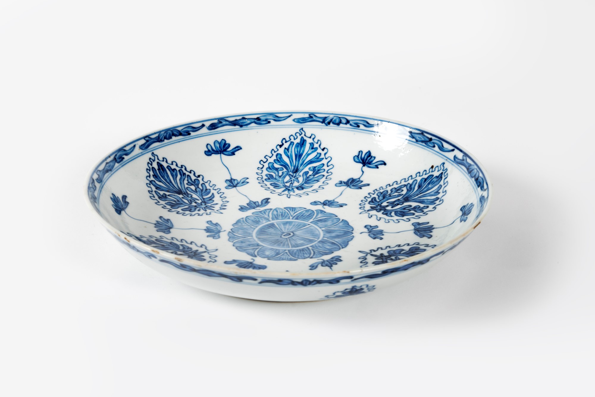 Blue and white porcelain plate, China, Qing dynasty, Kangxi period - Image 3 of 4