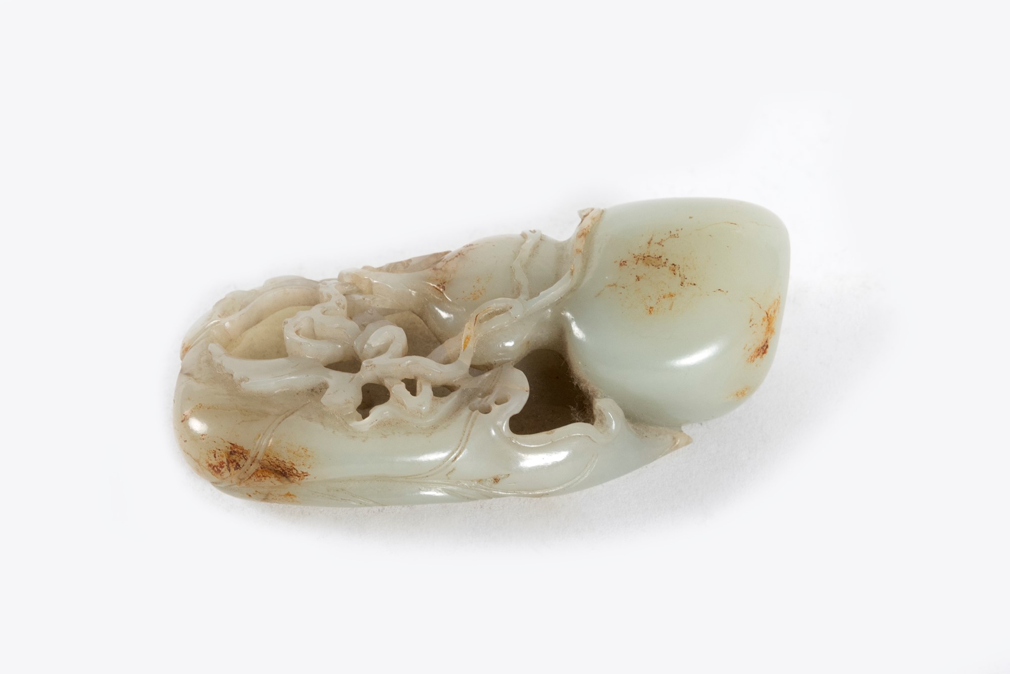 Celadon jade sculpture depicting a double pumpkin and leaves, China, Qing dynasty, 18th century - Image 2 of 5