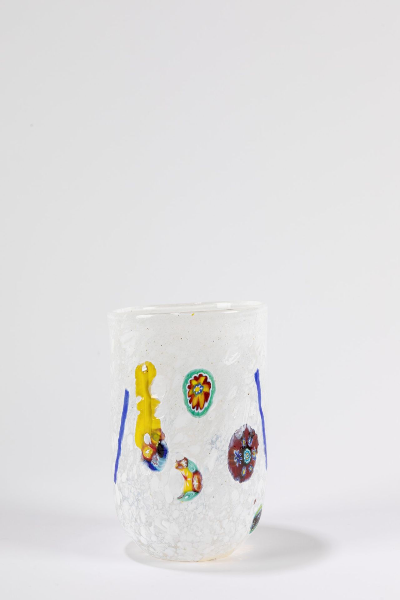 Piccolo vaso in vetro con inserti colorati, secolo XX