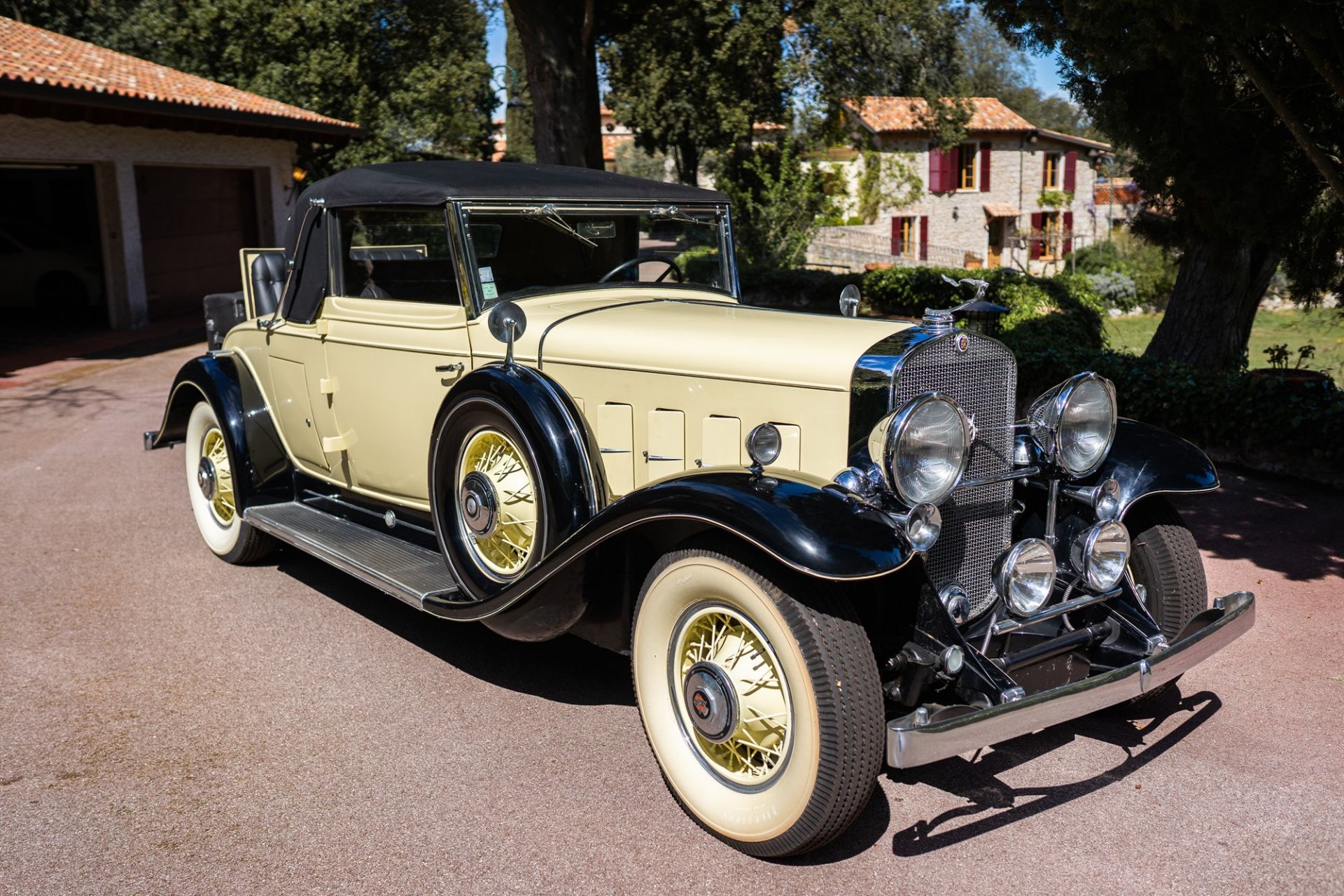 1931 Cadillac V-12 (Fleetwood)